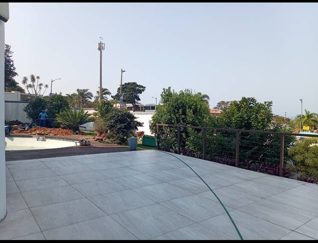 6 BEDROOM HOUSE TO LET IN LA LUCIA